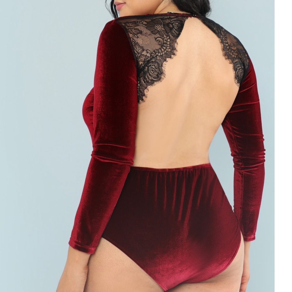 NEW•L-1X•Creme De La Creme Royalty Velvet & Lace Bodysuit